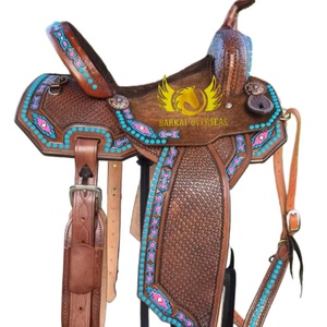 Silla de montar western de cuero genuino marrón personalizada con detalles en turquesa y rosa, diseño con tachuelas turquesas, silla de montar portátil. - Product Image 1