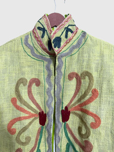 Veste en lin brodée à la main avec des motifs floraux, manches longues, col mandarin, style chic prairie, vêtement de printemps pour adultes - Product Image 6