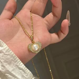 Collar de Perlas de Agua Dulce Naturales con Colgante Barroco y Hebilla Universal de Estilo Lujoso y Ligero - Product Image 4