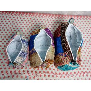Pochette cosmétique en coton kantha faite à la main, petite-grande, avec fermeture éclair, sac abordable, cadeaux pour femmes - Product Image 4