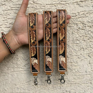 Fabricant de gros lanière en cuir usiné à la main porte-clés bracelets de poignet en cuir de vachette véritable de haute qualité pour femmes - Product Image 3