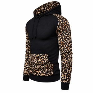 Sudadera con capucha informal para hombre con estampado de leopardo y patchwork, de manga larga. - Product Image 3