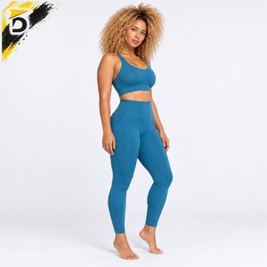 Conjunto de Yoga para Mujer de Alta Calidad, Tejido Transpirable, Diseño Flexible para Yoga, Pilates, Entrenamiento en Gimnasio y Ejercicios Diarios - Product Image 3