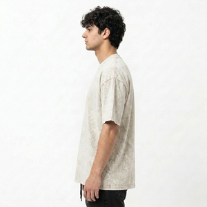 T-shirt décontracté en coton délavé coupe oversize et carrée, col rond, couleur Ocre, grammage lourd, épaules tombantes, manches courtes, coupe décontractée - Product Image 1