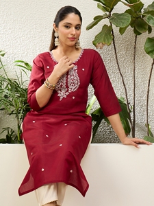 Kurta de Seda Mezclada Color Granate para Mujer, con Bordado en el Cuello y Detalles de Puntos, Largo Regular, Estilo Tradicional Indio, para Diwali y Bodas - Product Image 3