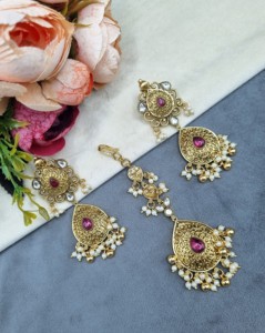 Ensemble de bijoux ethniques plaqué or avec collier à motif goutte d'eau, perles et franges, boucles d'oreilles et mangtika, pour réception de mariage, vente en gros - Product Image 3