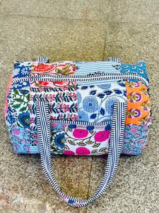 Women Large Floral Printed Duffel Bag With <b>Rope</b> Handles Zipper Closure Travel Weekender Bag Textile Material Blue Pink Pattern - Product Image 5