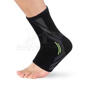 Attelle de soutien de la cheville de qualité supérieure, conception de compression confortable pour le sport, la course à pied, la remise en forme et la stabilité quotidienne des articulations - Product Image 3