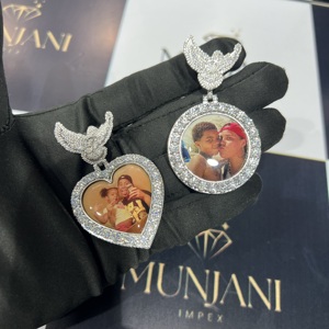 Pendentifs et Breloques de Luxe en Argent 925 avec Cadre Photo Personnalisé Hip Hop, Moissanite VVS Taille Brillant, Certifiés IGI - Product Image 1