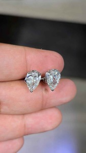 Boucles d'oreilles clous en diamant taille poire, sertissage griffe, classiques, unisexes, à visser, bijoux élégants, cadeau pour femmes et hommes, pour le quotidien, les fêtes, luxe - Product Image 3