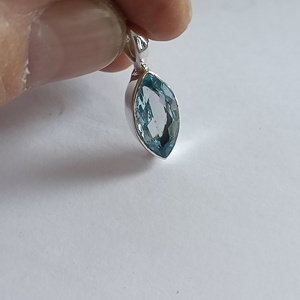 Pendentif Marquise Topaze Bleue en Argent Sterling 925 Fait Main, Bijou de Promesse pour Femme, Cadeau, Pendentif Topaze Bleue Pierre de Naissance de Décembre - Product Image 1
