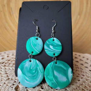 Pendientes de aro de resina artesanales, creativos, exagerados, retorcidos, grandes, redondos, con diseño de hada y patrón en espiral hecho a mano - Product Image 5