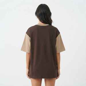 Camiseta Oversize para Mujer con Bloques de Color, Cuello Redondo, Manga Corta, Ajuste Holgado, 100% Algodón Transpirable, Estampado de Logotipo - Product Image 2
