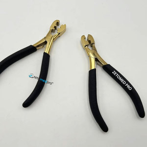 Pinzas para Extensiones de Cabello con Dientes de Agarre Fuerte, Color Negro Dorado, Ecológicas, con Logotipo Personalizado, Grado Quirúrgico - Product Image 1