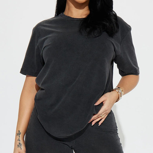 Conjunto de 2 piezas de pantalones cortos de punto para mujer, cuello redondo, manga corta, ajuste holgado, color negro sólido, informal, para primavera y verano, conjunto de top y pantalones cortos para uso diario - Product Image 3