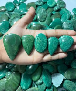 Jade natural verde Paradise Cabochon, colgante de cristal suelto de diseño, gema para joyería curativa - Product Image 3