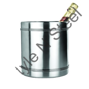 Enfriador de vino con línea acanalada de acero inoxidable, Enfriador de champán, botella de vino aislada, cubo enfriador - Product Image 1