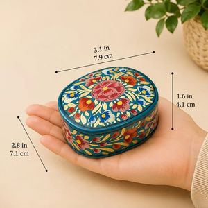 Boîte à souvenirs ronde en turquoise de qualité supérieure avec médaillon central en forme de rose et feuillage doré, illustrant les styles cachemiriens des Indiens - Product Image 2