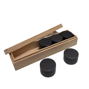 Caja de madera con recortes geométricos y contenedores negros para almacenamiento de cosméticos - Product Image 3