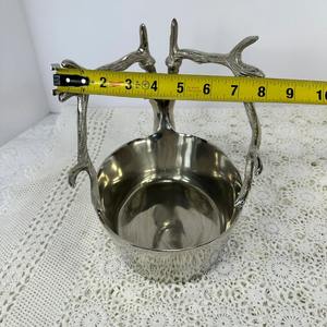 Bol décoratif en argent fini miroir avec motif tête de renne, parfait pour la décoration saisonnière, le style festif et les cadeaux - Product Image 4