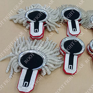 Nouvel Arrivage en Gros : Épaulettes de Luxe Brodé de Qualité Supérieure avec Pompons en Fil Métallique pour Uniformes - Product Image 1