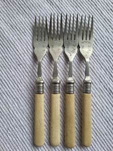 Cuillère de service artisanale en os et métal, ensemble de fourchettes à salade avec manche en os et dents métalliques, gravure décorative pour table à manger - Product Image 1