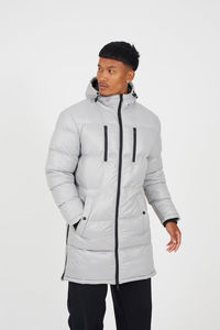 Chaqueta acolchada con capucha y logotipo personalizado, nuevo diseño, chaqueta acolchada con capucha y botones para hombre, con cuello alto y relleno de látex. - Product Image 6