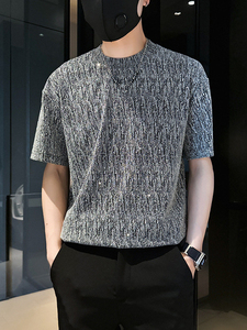 T-shirt décontracté à manches courtes pour homme, col rond texturé et scintillant, imprimé et délavé avec motifs, idéal pour les fêtes et le quotidien – Collection Été 2026 - Product Image 5