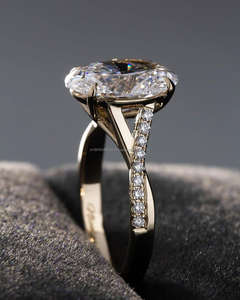 Anillo de Diamantes de Corte Ovalado para Mujer en Oro Amarillo, Diamante de Forma Ovalada con Engaste de Garras, Anillo de Compromiso de Lujo, Regalo de Boda, Joyería Fina - Product Image 3
