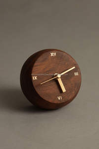 Reloj de mesa de madera de acacia de alta calidad, reloj de pared decorativo para el hogar para sala de estar, dormitorio, oficina, artesanías hechas a mano de La India - Product Image 6