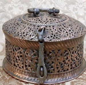 Grand pandan traditionnel avec plateaux à épices intégrés, disponible à prix de gros pour une utilisation authentique. - Product Image 2