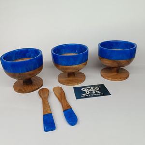 Bol à glace en bois de qualité supérieure avec bord en résine époxy bleue pour servir des desserts de luxe et décorer la table de manière moderne - Product Image 4