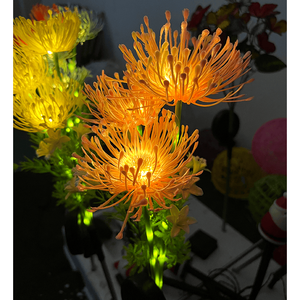 Set di 4 Luci Solari da Giardino per Illuminazione Esterna, Steli Luminosi a Forma di Fiore con Funzione di Accensione/Spegnimento Automatico, Design Floreale Elegante - Product Image 2