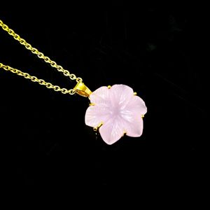Colgante de calcedonia rosa natural con forma de flor, collar de piedras preciosas talladas, elegante colgante de calcedonia rosa para mujer, para la elaboración de joyas. - Product Image 4