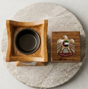 Quemador de Incienso de Madera Tradicional de Oriente Medio, Set con Mapa de los Emiratos Árabes Unidos y Emblema de Halcón, Quemador de Oud y Bakhoor Árabe, Regalo Corporativo para Ramadán - Product Image 4