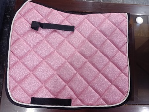 Tapis de selle matelassé rose avec bande antidérapante et housse amovible pour l'équitation et l'entraînement - Product Image 4
