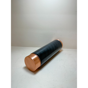 Bouteille d'eau en cuivre pur pour les bienfaits ayurvédiques, revêtement en poudre noire mate, vaisselle de luxe pour le yoga, la salle de sport et le bureau - Product Image 2