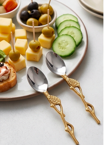Ensemble de couverts à manches dorées motif feuille, élégant et stylé, parfait pour la table à manger, les essentiels de cuisine et les cadeaux. - Product Image 2
