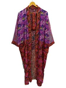 Kimono vintage de seda con patchwork de sari, túnica larga para cubrir el bikini, ropa de dormir, hecho a mano en India con seda de sari reciclada. - Product Image 5