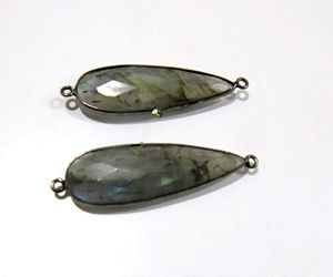 Connecteurs Briolette en Labradorite Naturelle Forme Poire Longue 10x28 à 12x30mm Pierre Grise Double Boucle Sertie - Product Image 4