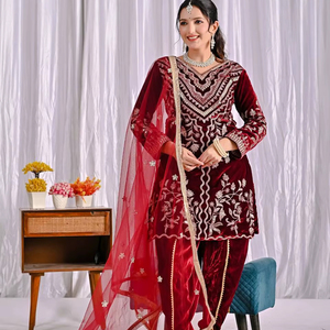 Conjunto de Traje Moderno de Diseñador para Mujer, para Fiestas, Bodas y Diwali, con Top, Pantalón y Dupatta - Product Image 1