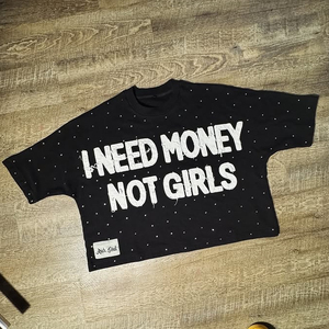 Camiseta Negra para Hombre Rich Soul, 'I Need Money Not Girls', Manga Corta, Cuello Redondo, Estilo Urbano, Informal, Tejido Jersey, Corte Regular, 100% Algodón - Product Image 3