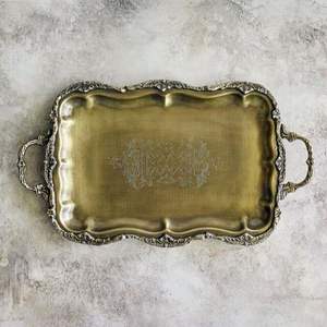 Bandeja Rectangular Grande de Latón para Servir, Ideal para Arreglos de Mesa y Exhibición en Buffet, con Superficie Pulida a Espejo - Product Image 2