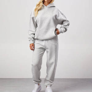 Conjunto deportivo de dos piezas para mujer, ropa deportiva personalizada para gimnasio, fitness y uso casual. - Product Image 3