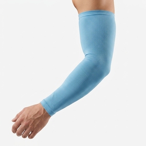 Manchons de compression bleu clair anti-UV respirants en polyester 80g pour femme adulte, sans couture, teint uni, protection cycliste - Product Image 2