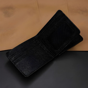 Cartera de Hombre de Lujo Premium, de Cuero Genuino de Alta Calidad, Negra, Texturizada, con Ventana para Identificación, Tarjetero, Bolsillo Delgado para Efectivo y Clip para Billetes - Product Image 3