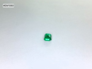 Esmeralda Zambiana 100% Natural de Primera Calidad, Corte Octogonal Facetado, 1.37ct, Gema Suelta de Alta Calidad para la Elaboración de Colgantes y Collares - Product Image 4