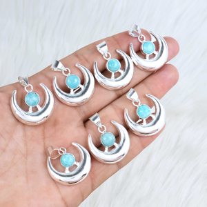 จี้พระจันทร์เสี้ยวหินแคลเซโดนีสีน้ำเงินธรรมชาติ BISMILLAH GEMS ชุบเงินแท้ 925 สไตล์โบฮีเมียน ขายส่งจำนวนมาก - Product Image 1