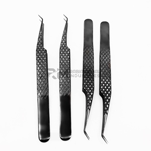 Pince à épiler pour extensions de cils en acier inoxydable noir de qualité supérieure RMI 45 degrés, avec poignée diamantée - Product Image 6