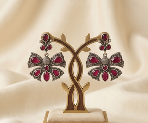 Pendientes de Mariposa con Rubí DIVYORO - Product Image 1